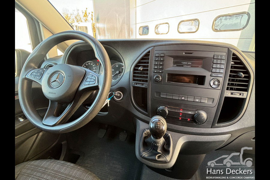 Mercedes-Benz Vito L1 Zwart Compact 111CDI Trekhaak Airco Stoelverwarming