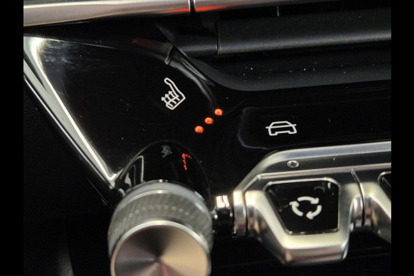 Peugeot e-2008 EV GT First Edition 54 kWh | Navigatie | Stoelverwarming | Achteruitrijcamera | Keyless Entry | Apple Carplay/Android Auto |