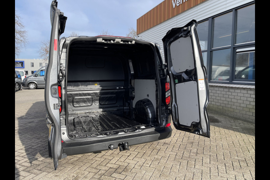 Ford Transit Custom 320 2.0 TDCI L2H1 Trend originele Ford DC 5 persoons / vaste prijs rijklaar € 43.950 ex btw / lease vanaf € / dubbele schuifdeur links rechts / stoelverwarming / trekhaak !