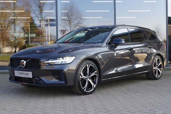 Volvo V60 2.0 T6 350 PK Plug-in Hybrid AWD Plus Dark, Panoramadak, H/K Geluidssysteem, Trekhaak, Memory