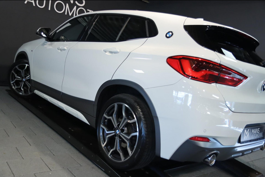 BMW X2 XDrive20i M Sport / PANODAK / KEYLESS / ALCANTARA / STUUR+STOELVERW / 19''