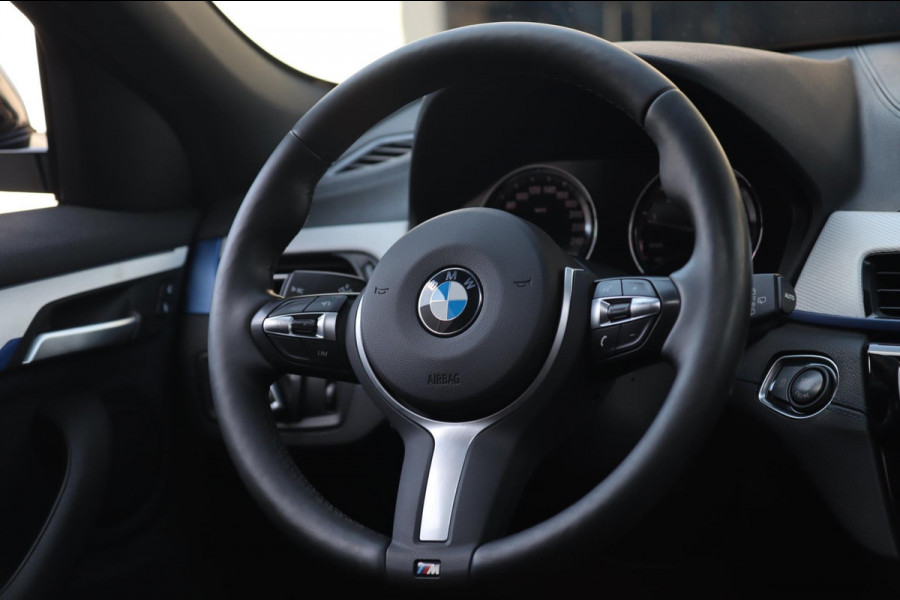 BMW X2 XDrive20i M Sport / PANODAK / KEYLESS / ALCANTARA / STUUR+STOELVERW / 19''