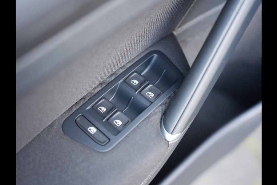Volkswagen e-Golf E-DITION | Navigatie | Climate Control | ACC | Stoelverwarming