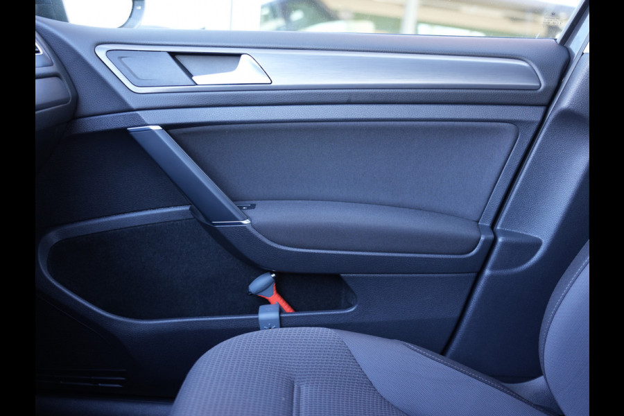 Volkswagen e-Golf E-DITION | Navigatie | Climate Control | ACC | Stoelverwarming