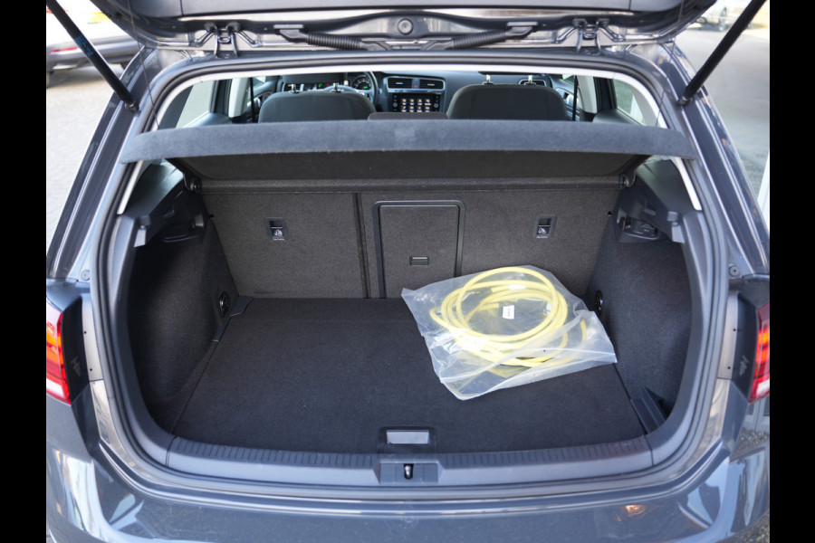 Volkswagen e-Golf E-DITION | Navigatie | Climate Control | ACC | Stoelverwarming