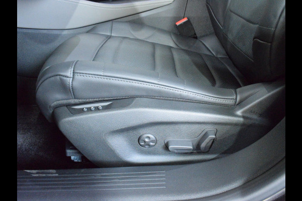 Citroën C5 X 1.6 Plug-in Hybrid 225 Max MASSAGE STOELEN | SCHUIFKANTELDAK | 360 CAMERA MET SENSOREN | NAVIGATIE | CARPLAY | UIT VOORRAAD LEVERBAAR