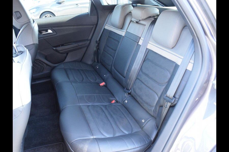 Citroën C5 X 1.6 Plug-in Hybrid 225 Max MASSAGE STOELEN | SCHUIFKANTELDAK | 360 CAMERA MET SENSOREN | NAVIGATIE | CARPLAY | UIT VOORRAAD LEVERBAAR