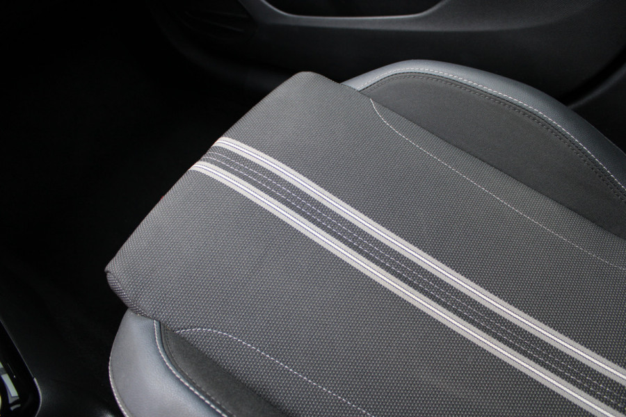 Opel Corsa 1.2 Turbo GS | Carplay | Camera | Nieuw model | Cruise | DAB | Airco Opel Corsa 1.2 Turbo GS | Carplay | Camera | Nieuw model | Cruise | DAB | Airco