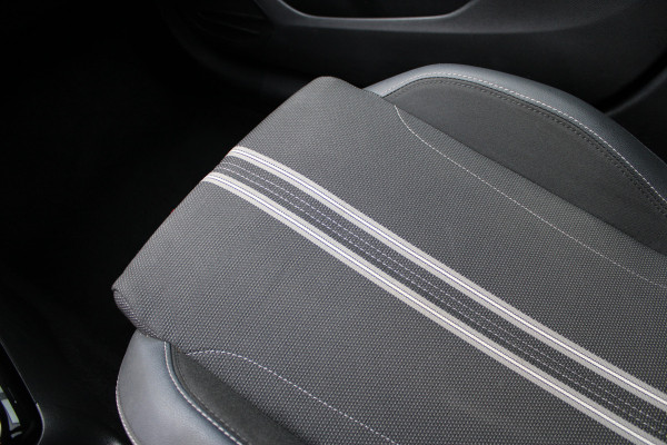 Opel Corsa 1.2 Turbo GS | Carplay | Camera | Nieuw model | Cruise | DAB | Airco Opel Corsa 1.2 Turbo GS | Carplay | Camera | Nieuw model | Cruise | DAB | Airco