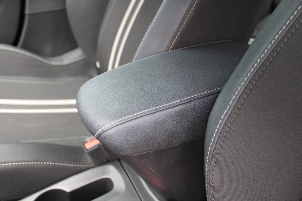 Opel Corsa 1.2 Turbo GS | Carplay | Camera | Nieuw model | Cruise | DAB | Airco Opel Corsa 1.2 Turbo GS | Carplay | Camera | Nieuw model | Cruise | DAB | Airco