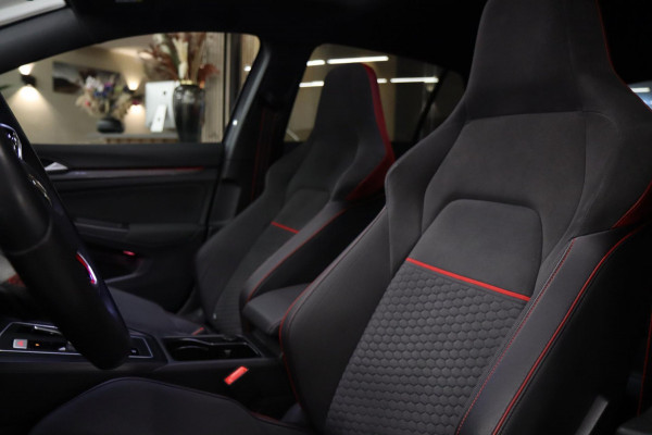 Volkswagen Golf 2.0 TSI GTI CLUBSPORT /PANO/IQLIGHT/CARPLAY/ACC/VOLL