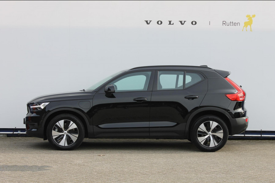 Volvo XC40 T4 211PK Automaat Recharge R-Design Expression Navigatie / Standkachel / 18" lichtmetalen velgen / Cruise Control / Climate Control / Keyless Entry / Camera achter