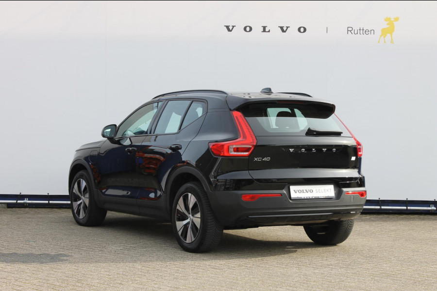 Volvo XC40 T4 211PK Automaat Recharge R-Design Expression Navigatie / Standkachel / 18" lichtmetalen velgen / Cruise Control / Climate Control / Keyless Entry / Camera achter