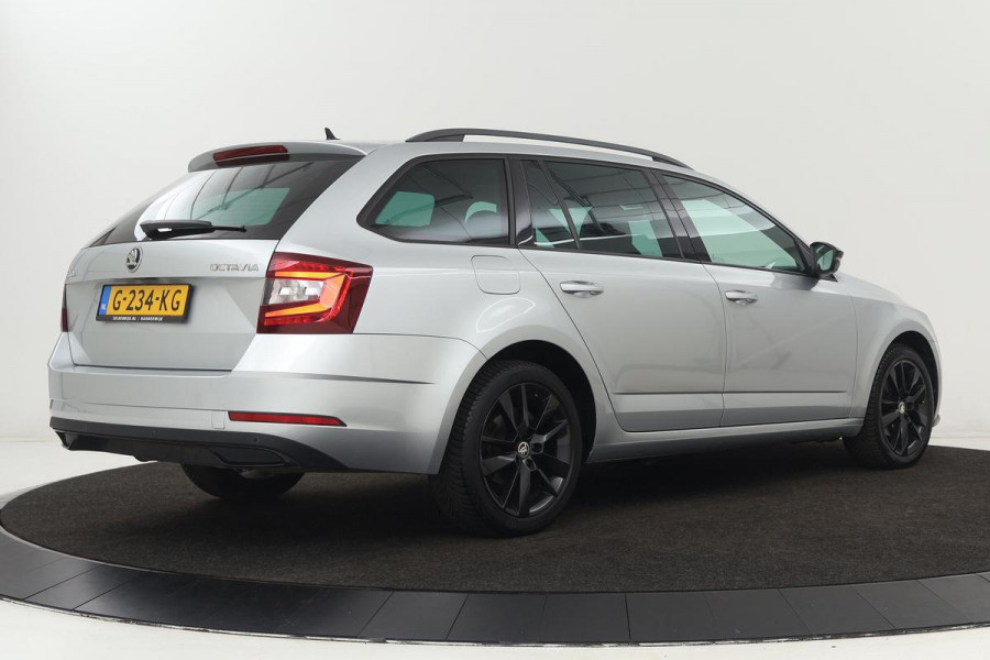 Škoda Octavia 1.5 TSI Sport | Panoramadak | Stoelverwarming | Full LED | Sportstoelen | Carplay | Navigatie | PDC | Climate control