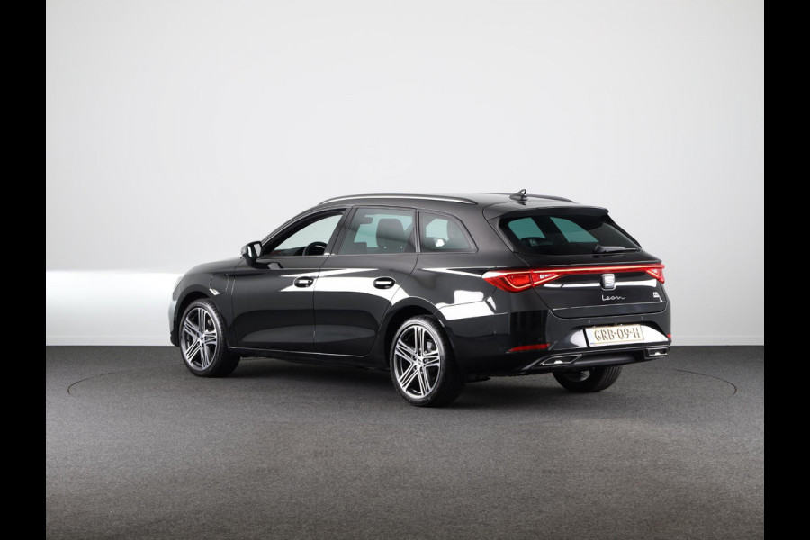 Seat Leon Sportstourer 1.5 TSI e-Hybrid FR PHEV First Edition 204pk Plug in Hybrid | Keyless Entry | 18 inch Lichtmetalen velgen | Verwarmbare voorstoelen