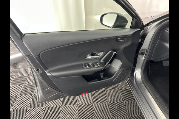 Mercedes-Benz A-Klasse 180 d Business Solution Limited Style-Pack Aut. *WIDESCREEN-DIGI-COCKPIT | FULL-LED | LEATHER-MICROFIBRE | CAMERA | SPORT-SEATS | DAB+ | ECC | NAVI-FULLMAP | LANE-ASSIST | PDC | HEATED-SEATS | CRUISE | 18''ALU*