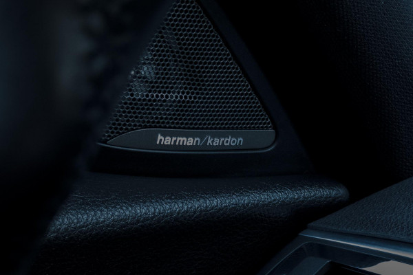 BMW 1-serie 118i Sport Line Edition | CAMERA | HARMAN&KARDON | PDC | M-SPORT STUUR