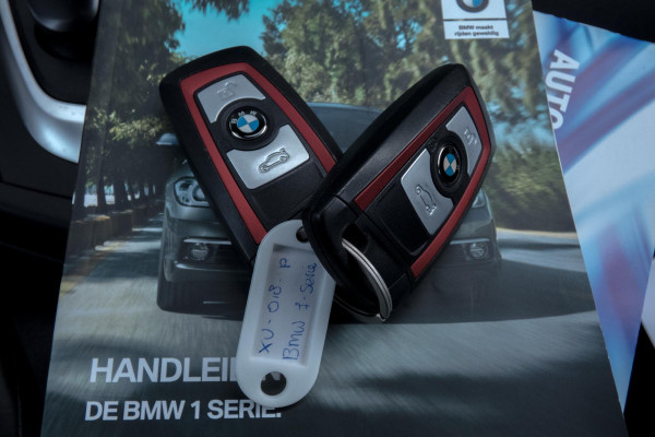 BMW 1-serie 118i Sport Line Edition | CAMERA | HARMAN&KARDON | PDC | M-SPORT STUUR