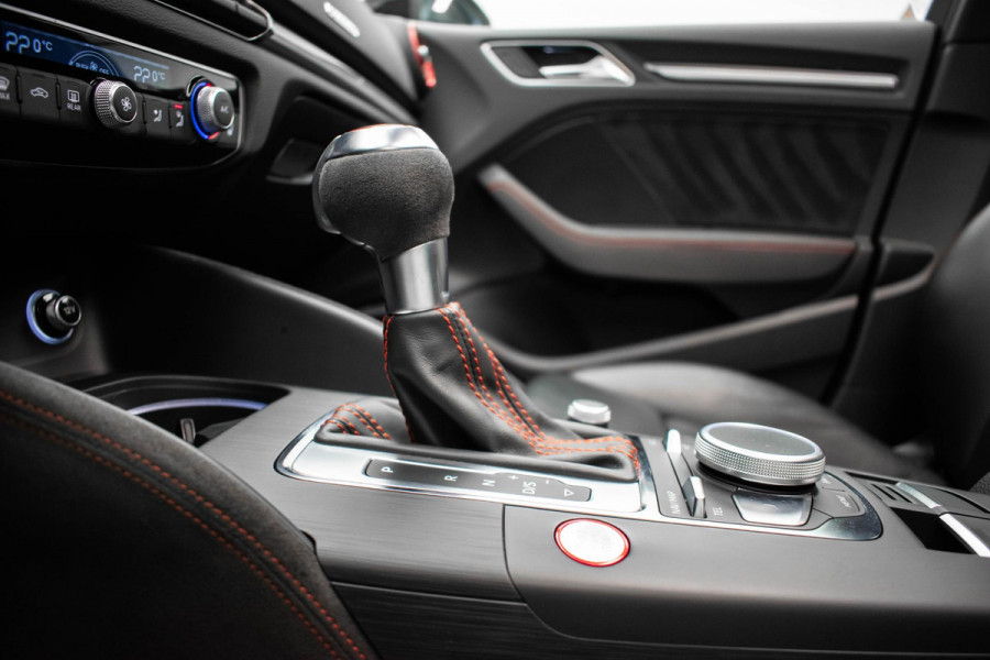Audi RS3 Limousine 2.5 TFSI quattro |Pano|RS Seat|B&O|Keyless|