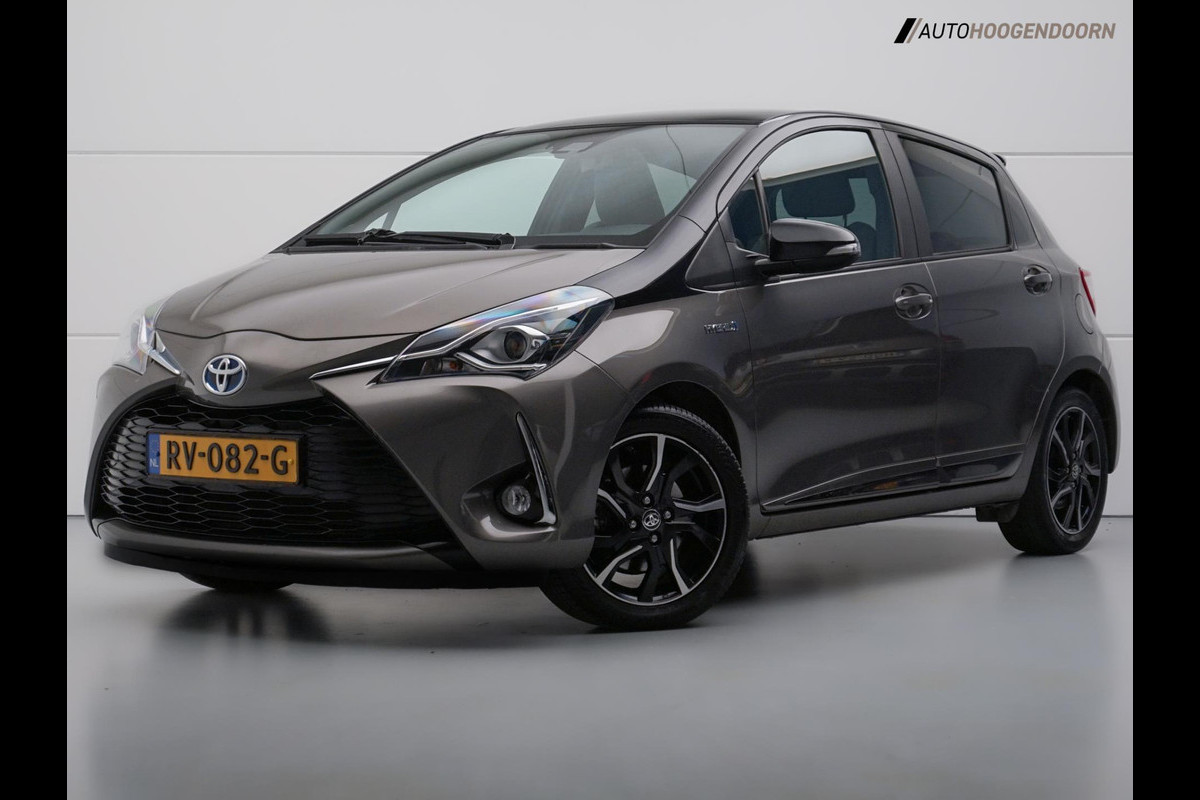 Toyota Yaris 1.5 Hybrid Bi-Tone Plus (LED VERLICHTING,PANORAMA,KEYLESS,CAMERA,CLIMATE,CRUISE,LANE ASSIST,LM-VELGEN,TOPCONDITIE)