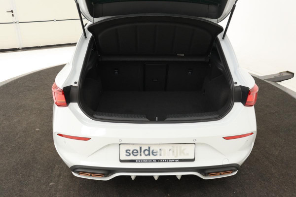 CUPRA Leon 1.4 e-Hybrid | Stoel & stuurverwarming | Sfeerverlichting | Navigatie | Full LED | PDC | Keyless | Climate control | Sportstoelen | PHEV