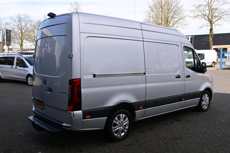 Mercedes-Benz Sprinter 319 CDI 3.0 V6 L2H2 LED, 360 Camera, Geveerde stoel, MBUX 10.25