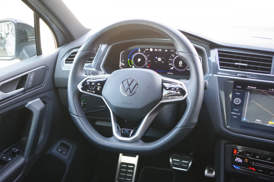 Volkswagen Tiguan 1.4 TSI 245 PK eHybrid R-Line BNS+ PHEV, Panoramadak, 20" LM, 360 Camera, Leder, IQ-LED, Memory
