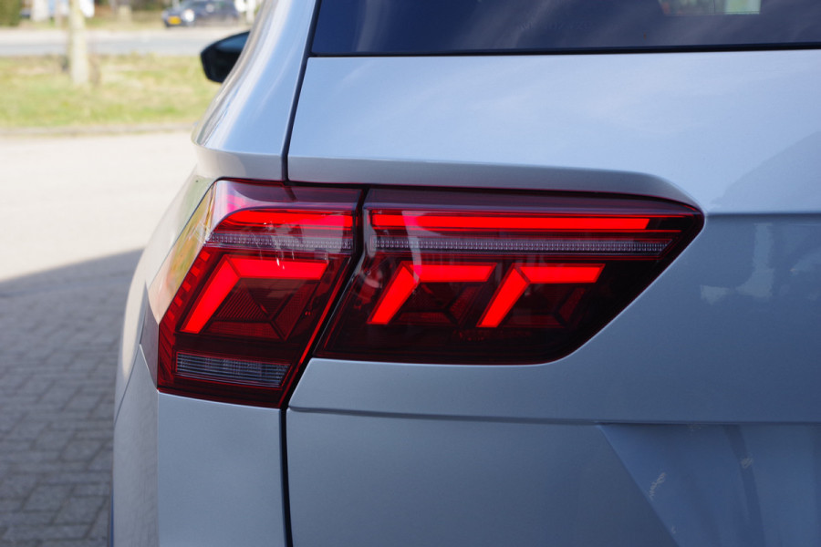 Volkswagen Tiguan 1.4 TSI 245 PK eHybrid R-Line BNS+ PHEV, Panoramadak, 20" LM, 360 Camera, Leder, IQ-LED, Memory
