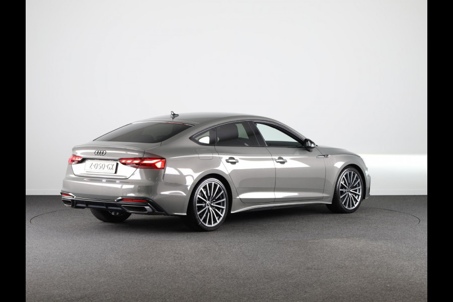 Audi A5 Sportback 35 TFSI S edition Competition 150 pk S-tronic | Verlengde garantie | Navigatie | Parkeersensoren | Cruise control | Stoelverwarming | Matrix LED koplampen | S-line |