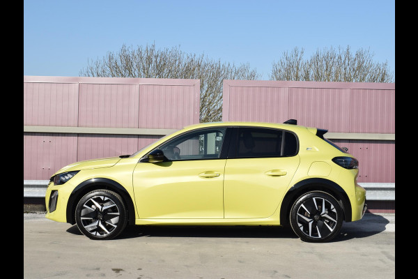 Peugeot e-208 EV GT 51 kWh UIT VOORRAAD LEVERBAAR | NAVIGATIE | CARPLAY | ACHTERUITRIJCAMERA MET SENSOREN | MASSAGESTOELEN | STOELVERWARMING |