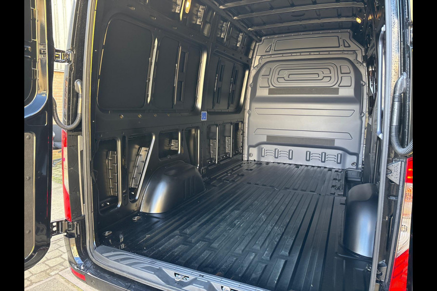 Mercedes-Benz Sprinter 319 L2H2 PRO 190PK 9G-TRONIC AUTOMAAT RWD ( BPM VRIJ ) LED GROOT M-BUX GROOT SCHERM AIRCO CRUISE CONTROL CAMERA BUMPERS IN KLEUR 3500KG TREKGEWICHT