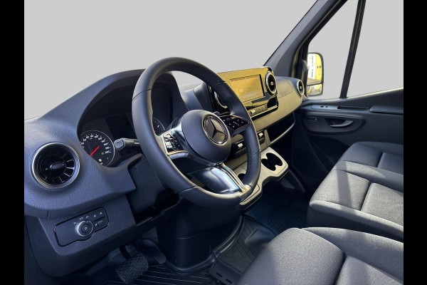 Mercedes-Benz Sprinter 319 L2H2 PRO 190PK 9G-TRONIC AUTOMAAT RWD ( BPM VRIJ ) LED GROOT M-BUX GROOT SCHERM AIRCO CRUISE CONTROL CAMERA BUMPERS IN KLEUR 3500KG TREKGEWICHT