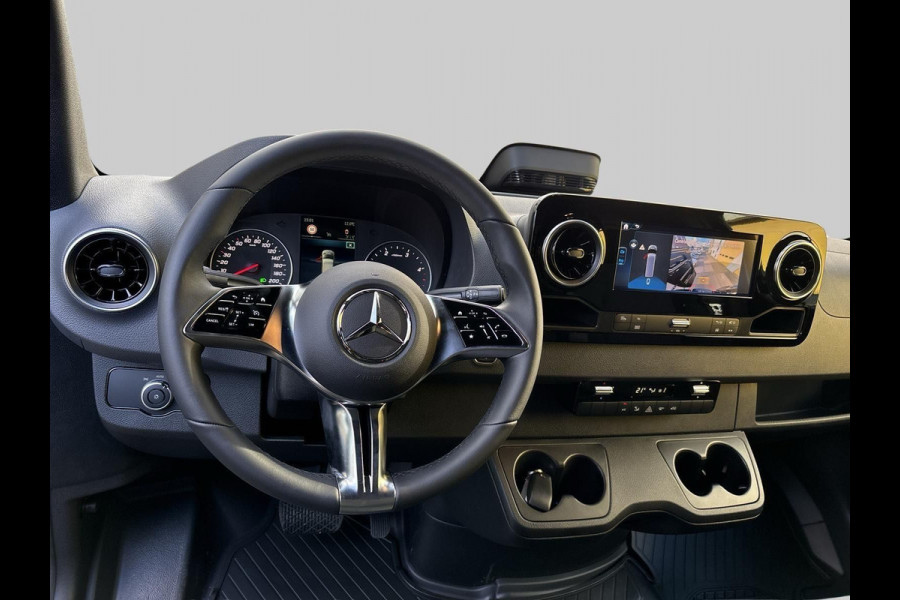 Mercedes-Benz Sprinter 319 L2H2 PRO 190PK 9G-TRONIC AUTOMAAT RWD ( BPM VRIJ ) LED GROOT M-BUX GROOT SCHERM AIRCO CRUISE CONTROL CAMERA BUMPERS IN KLEUR 3500KG TREKGEWICHT