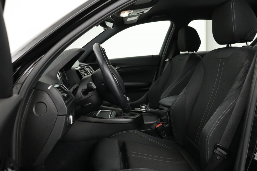 BMW 1-serie 116i Sport | Full LED | Sportstoelen | Navigatie | Bluetooth | Climate control | PDC | Cruise control