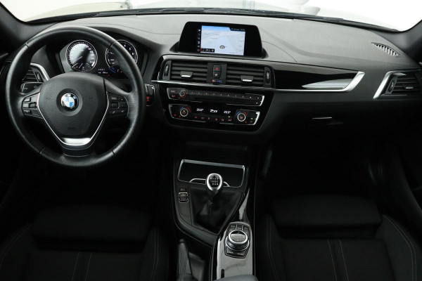 BMW 1-serie 116i Sport | Full LED | Sportstoelen | Navigatie | Bluetooth | Climate control | PDC | Cruise control