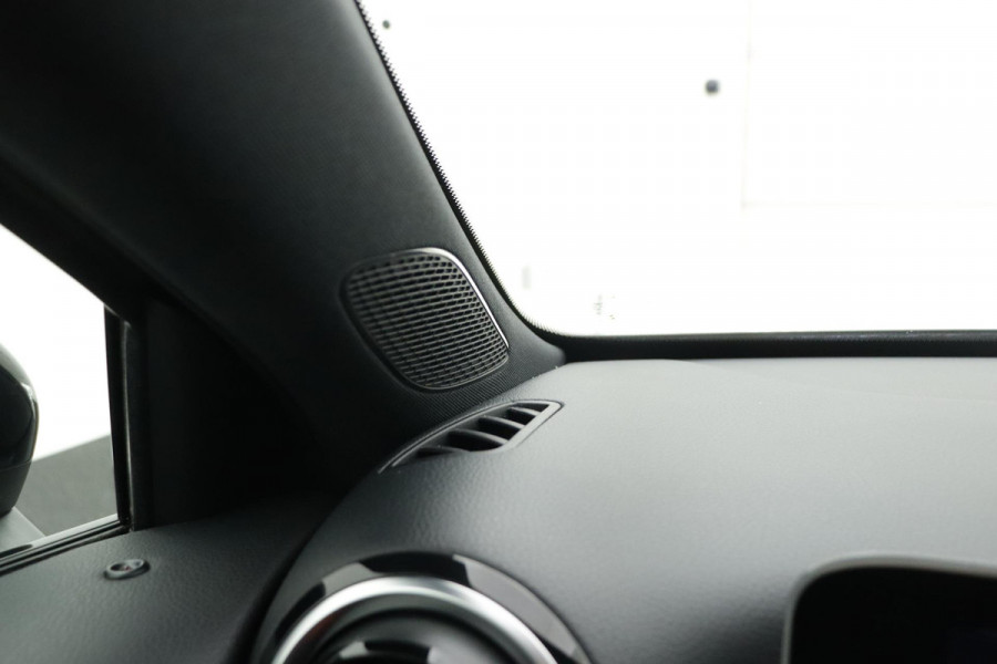 Mercedes-Benz A-Klasse 200 Business Solution AMG Night Upgrade (PANORAMADAK, NAVIGATIE, LED, CLIMA, 1e EIGENAAR, GOED ONDERHOUDEN)