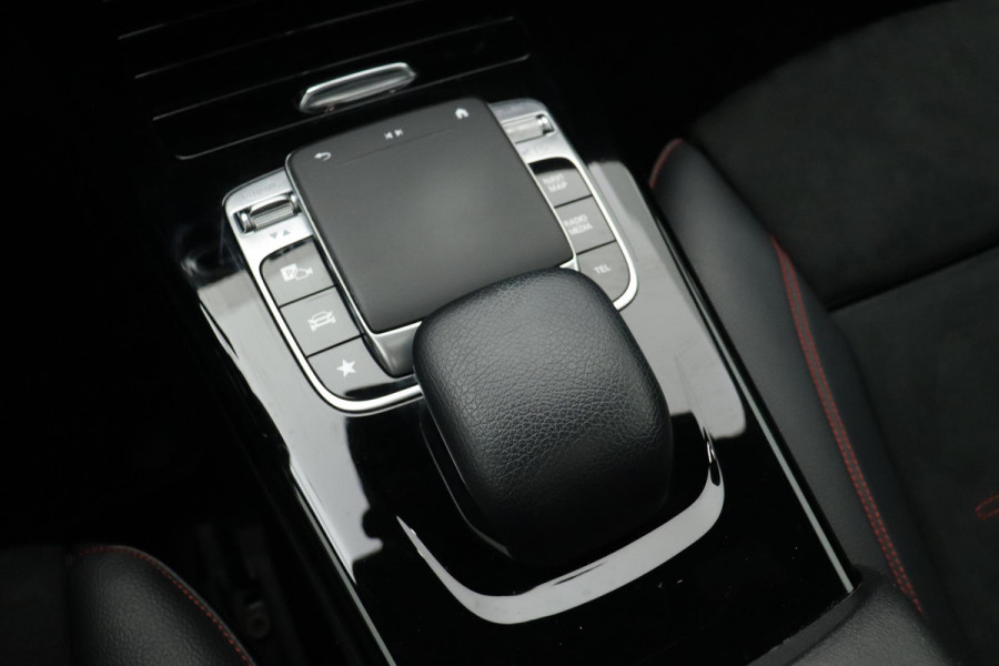 Mercedes-Benz A-Klasse 200 Business Solution AMG Night Upgrade (PANORAMADAK, NAVIGATIE, LED, CLIMA, 1e EIGENAAR, GOED ONDERHOUDEN)