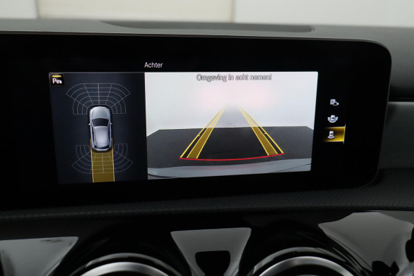 Mercedes-Benz A-Klasse 200 Business Solution AMG Night Upgrade (PANORAMADAK, NAVIGATIE, LED, CLIMA, 1e EIGENAAR, GOED ONDERHOUDEN)