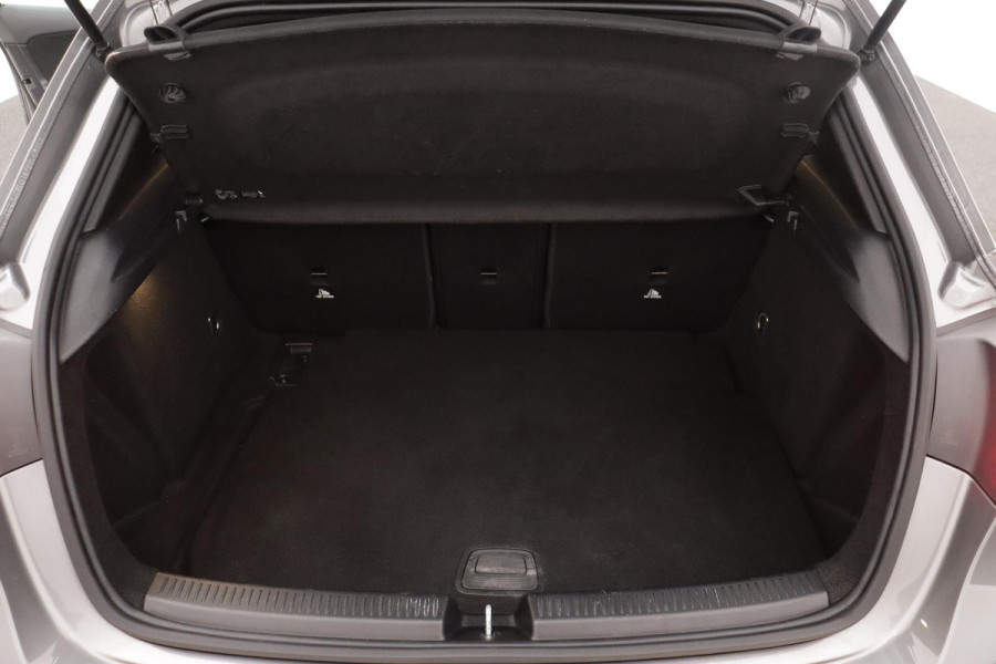 Mercedes-Benz A-Klasse 200 Business Solution AMG Night Upgrade (PANORAMADAK, NAVIGATIE, LED, CLIMA, 1e EIGENAAR, GOED ONDERHOUDEN)