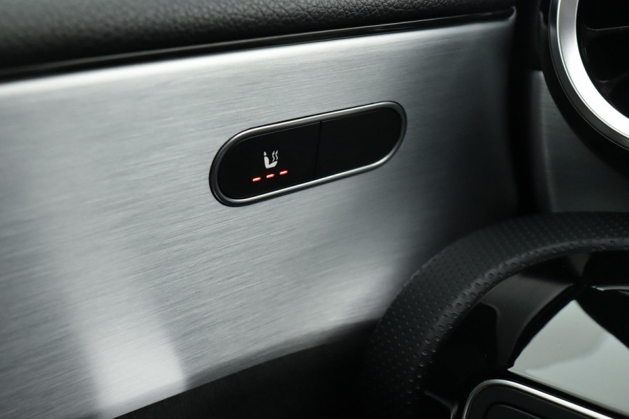 Mercedes-Benz A-Klasse 200 Business Solution AMG Night Upgrade (PANORAMADAK, NAVIGATIE, LED, CLIMA, 1e EIGENAAR, GOED ONDERHOUDEN)