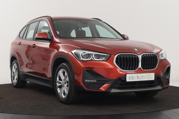 BMW X1 xDrive25e Advantage | Head-Up | Stoelverwarming | Sportstoelen | Camera | Full LED | DAB | Navigatie | Climate control | PDC | Cruise control