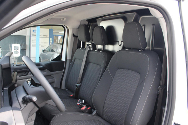 Ford Transit Custom 320 2.0 TDCI L2H1 Trend 2025 Incl. BPM Excl. BTW 136pk | Ford Voorraad | Handmatige regeneratie roetfilter | Laadruimte beschermingspakket (Trend) | Trekhaakvoorbereiding | Centrale dubbele vergrendeling | Navigatie systeem | LED koplampen met automatisch grootlicht | Programmeerbare voertuig interface