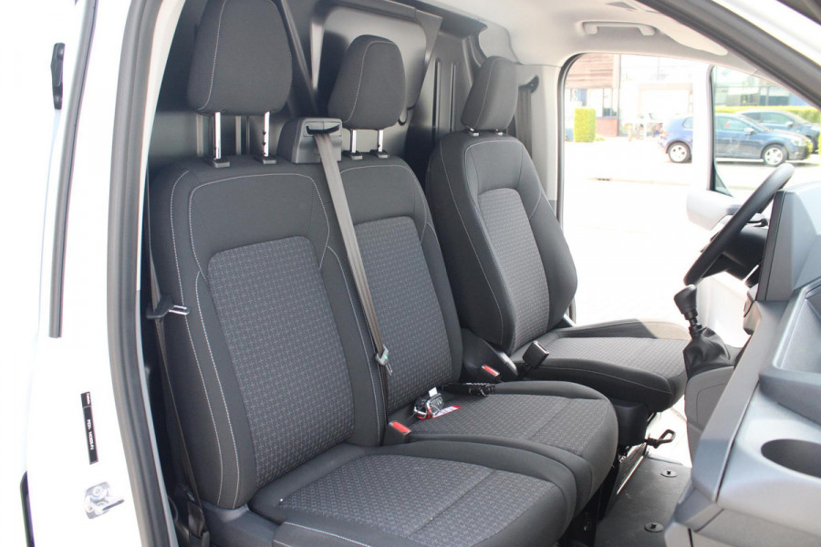 Ford Transit Custom 320 2.0 TDCI L2H1 Trend 2025 Incl. BPM Excl. BTW 136pk | Ford Voorraad | Handmatige regeneratie roetfilter | Laadruimte beschermingspakket (Trend) | Trekhaakvoorbereiding | Centrale dubbele vergrendeling | Navigatie systeem | LED koplampen met automatisch grootlicht | Programmeerbare voertuig interface