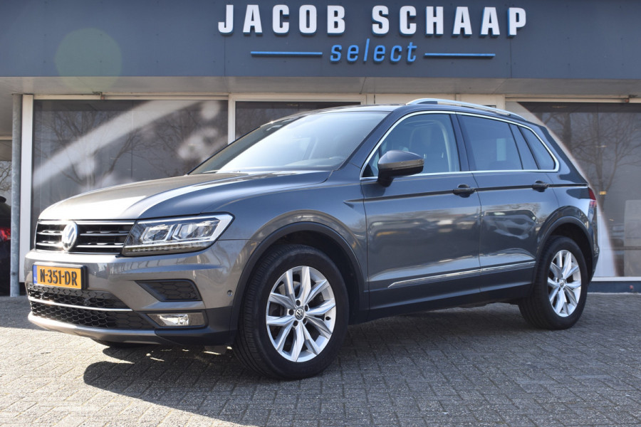 Volkswagen Tiguan 2.0 TSI 4Motion Highline Business R Automaat / Panoramadak / Trekhaak / Camera / 2.500 kg trekgewicht