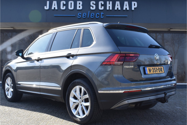 Volkswagen Tiguan 2.0 TSI 4Motion Highline Business R Automaat / Panoramadak / Trekhaak / Camera / 2.500 kg trekgewicht