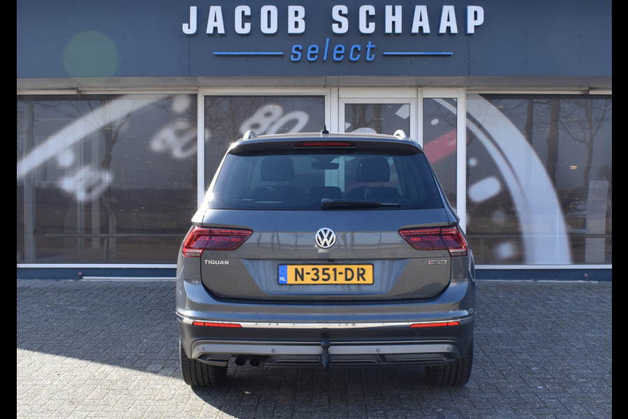 Volkswagen Tiguan 2.0 TSI 4Motion Highline Business R Automaat / Panoramadak / Trekhaak / Camera / 2.500 kg trekgewicht