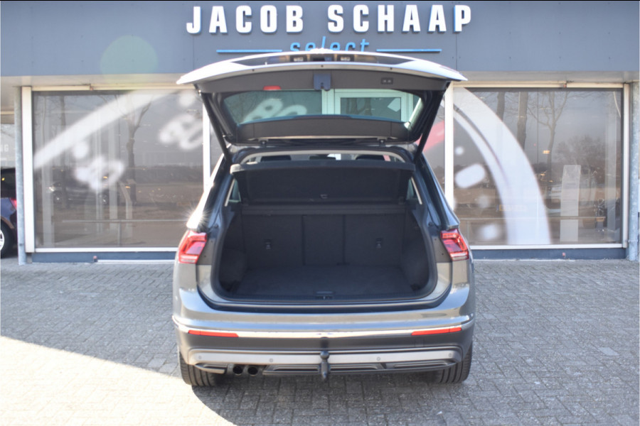 Volkswagen Tiguan 2.0 TSI 4Motion Highline Business R Automaat / Panoramadak / Trekhaak / Camera / 2.500 kg trekgewicht