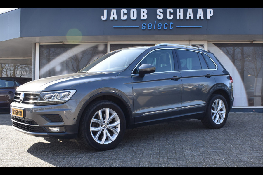 Volkswagen Tiguan 2.0 TSI 4Motion Highline Business R Automaat / Panoramadak / Trekhaak / Camera / 2.500 kg trekgewicht