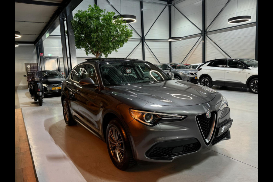 Alfa Romeo Stelvio 2.0 T AWD Super Garantie Trekhaak Pano StoelVW StuurVW Elek Achterklep Camera PDC Leder Led Navi Clima Rijklaar