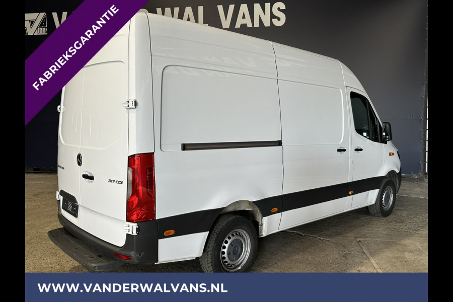 Mercedes-Benz Sprinter 317 CDI 170pk L2H2 Fabrieksgarantie Euro6 Airco | Camera | Navigatie | Apple Carplay | Cruisecontrol | Chauffeursstoel Android Auto, Stoelverwarming, Parkeersensoren, Bijrijdersbank